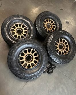 18×9 Method Wheels with 37×12.5R18 Toyo Open Country R/T Tires